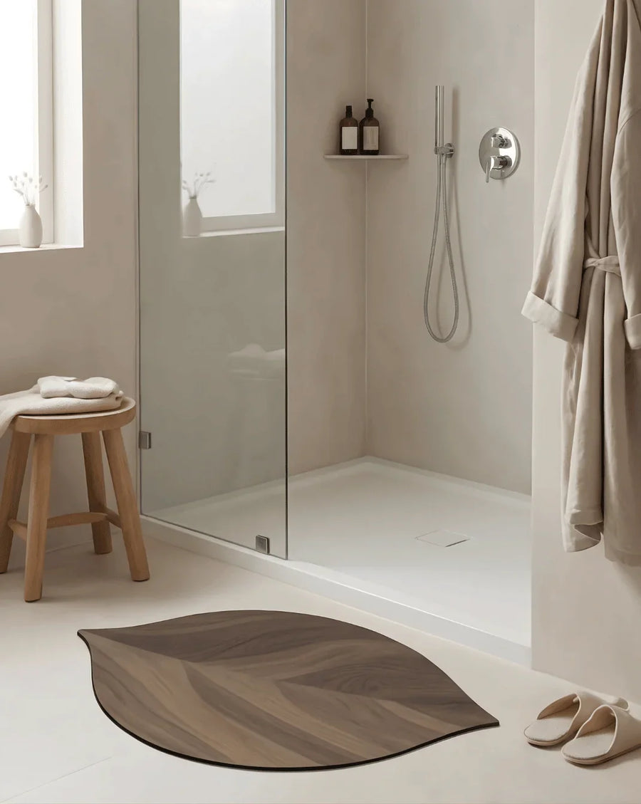 Leaf-Shaped Bath Mat, view 3