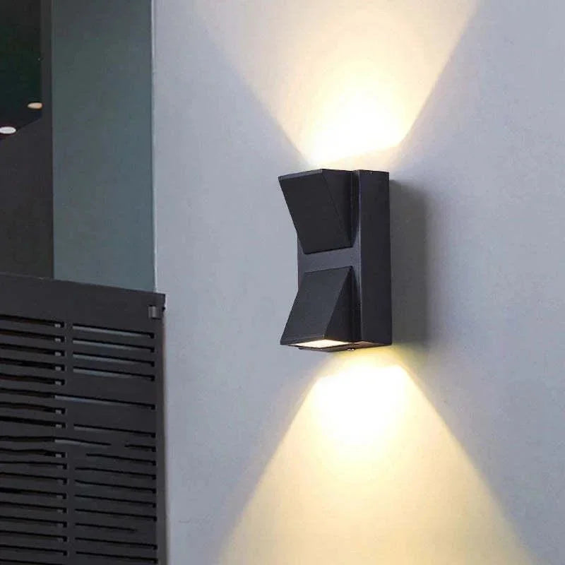 Black Metal LED Outdoor Wall Light