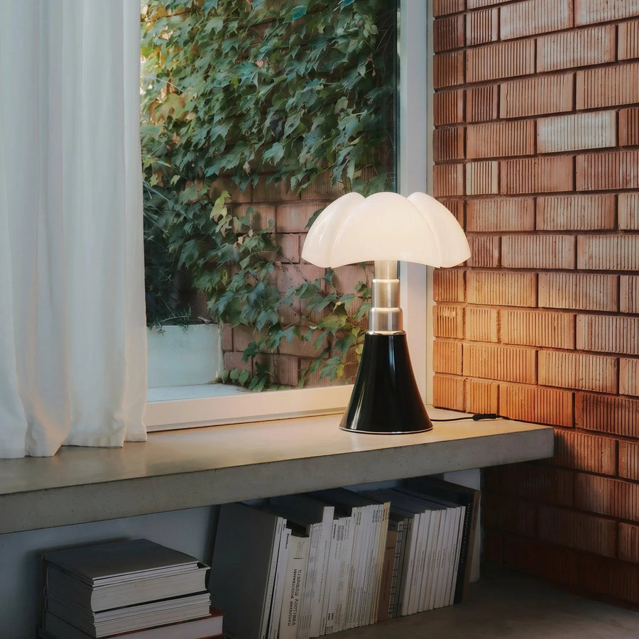 Flowerleaf Table Lamp, view 3