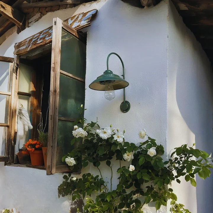 Solar Powered Vintage Outdoor Wall Light