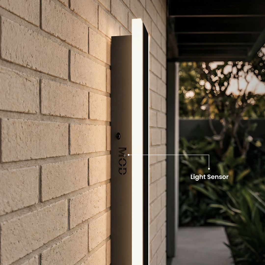 Dusk-to-Dawn Linear Outdoor Wall Light | Black, 30-240 cm