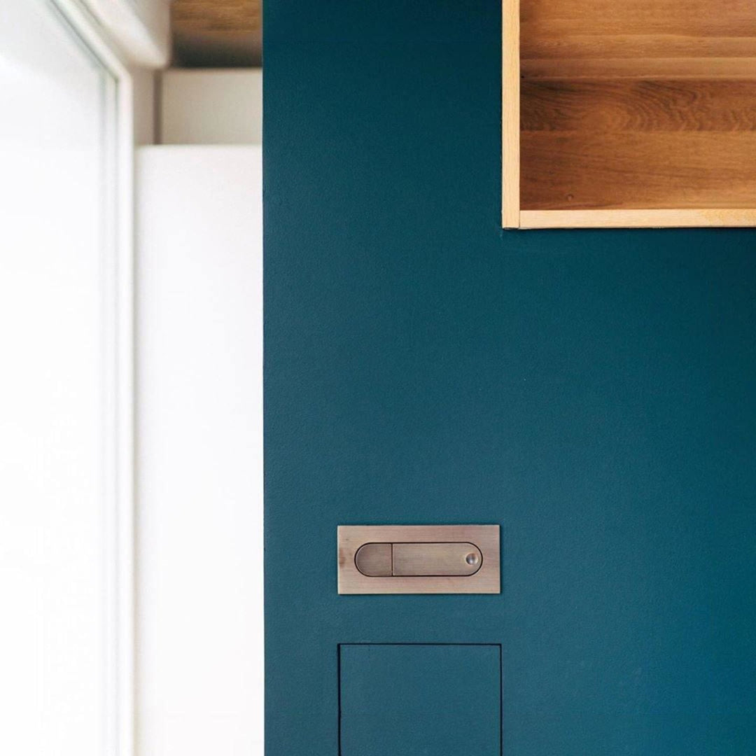 Recessed-Look Reading Wall Light | Swivel LED, 6 Finishes