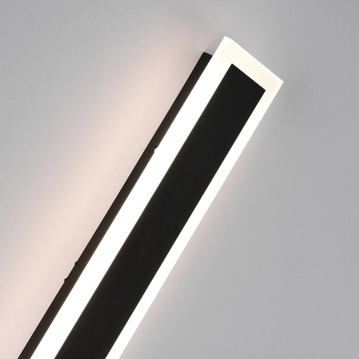 Virex Linear Outdoor Wall Lamp