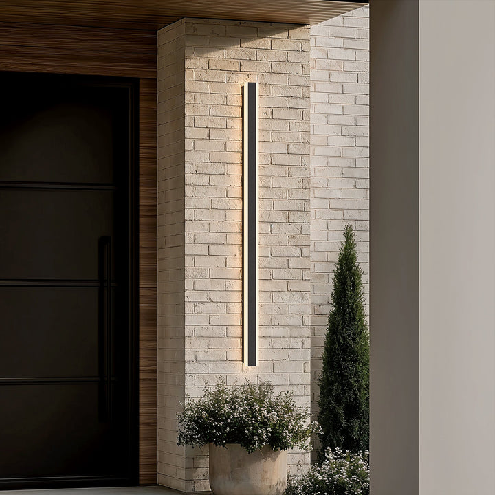 Dusk-to-Dawn Linear Outdoor Wall Light | Black, 30-240 cm
