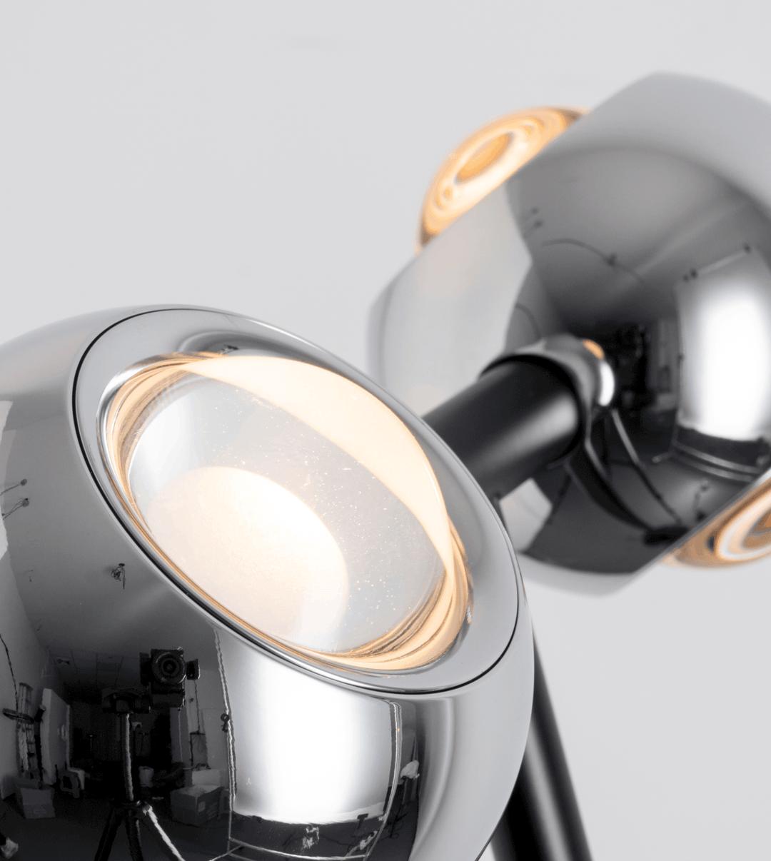 Altos Dimmable Aluminium Floor Lamp – image 5