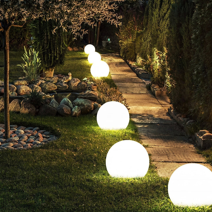 Solar Garden Orb - Wireless Outdoor Light
