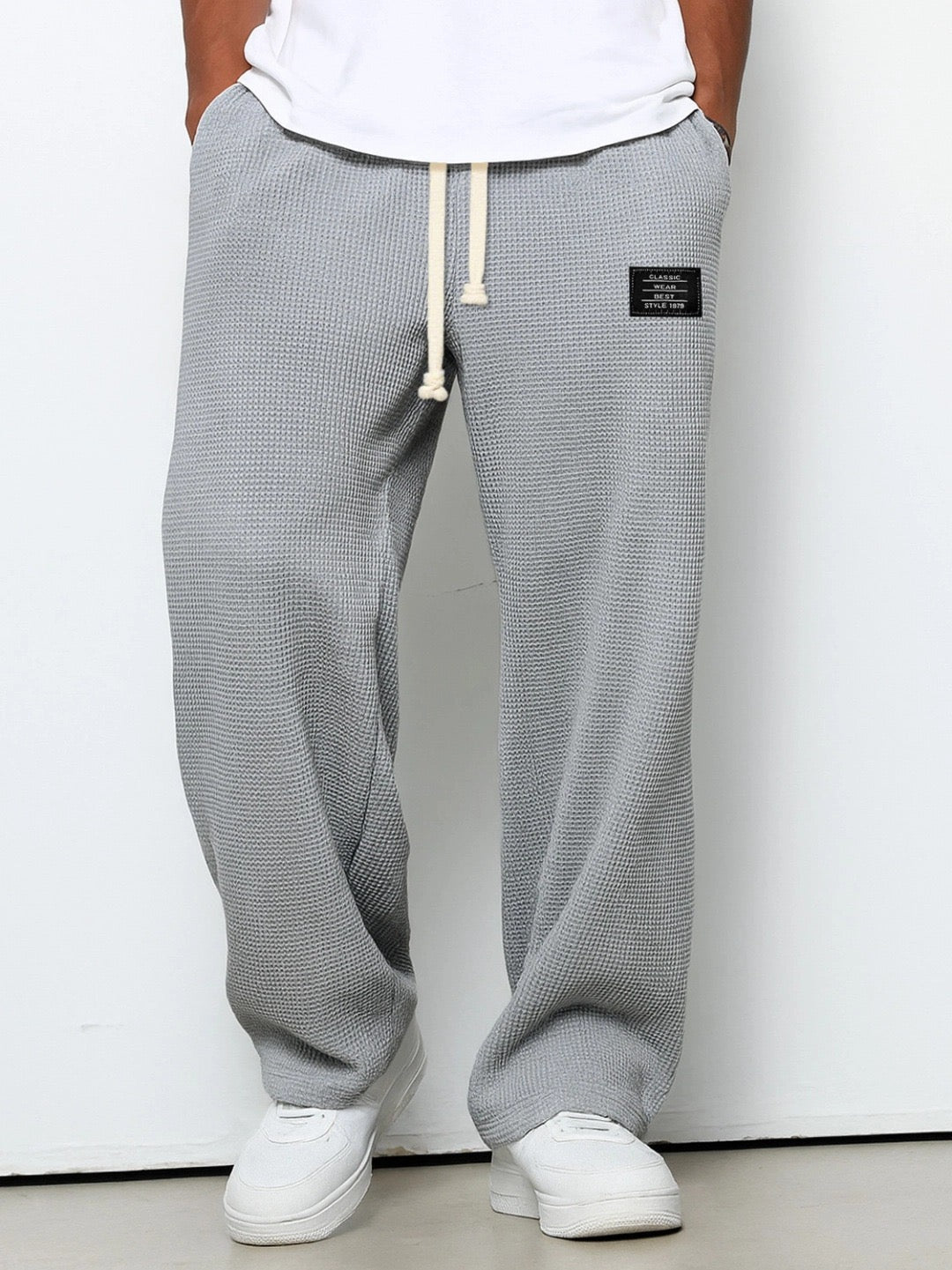 Men's Relaxed-Fit Everyday Trousers – image 3