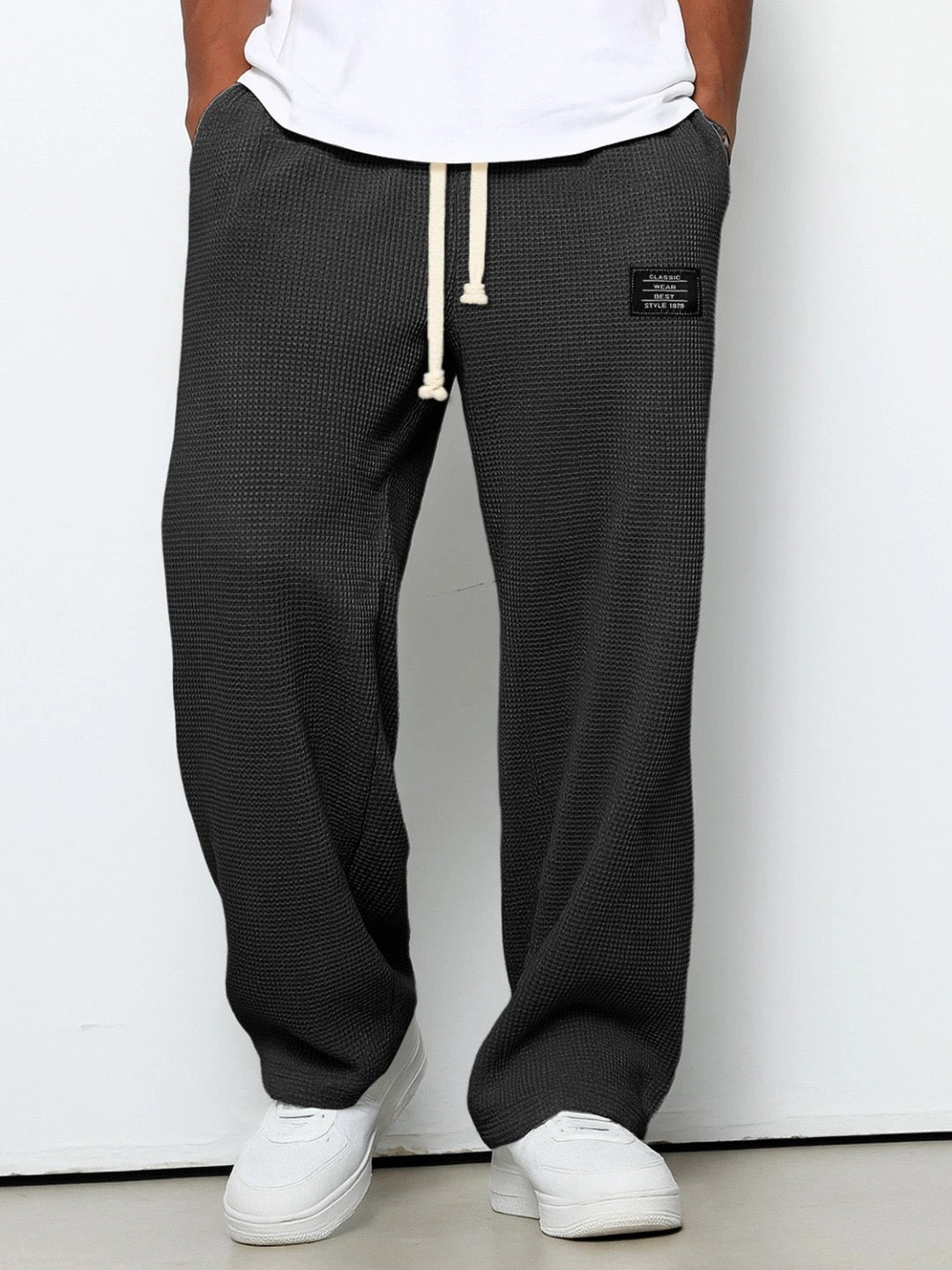 Men's Relaxed-Fit Everyday Trousers – image 8