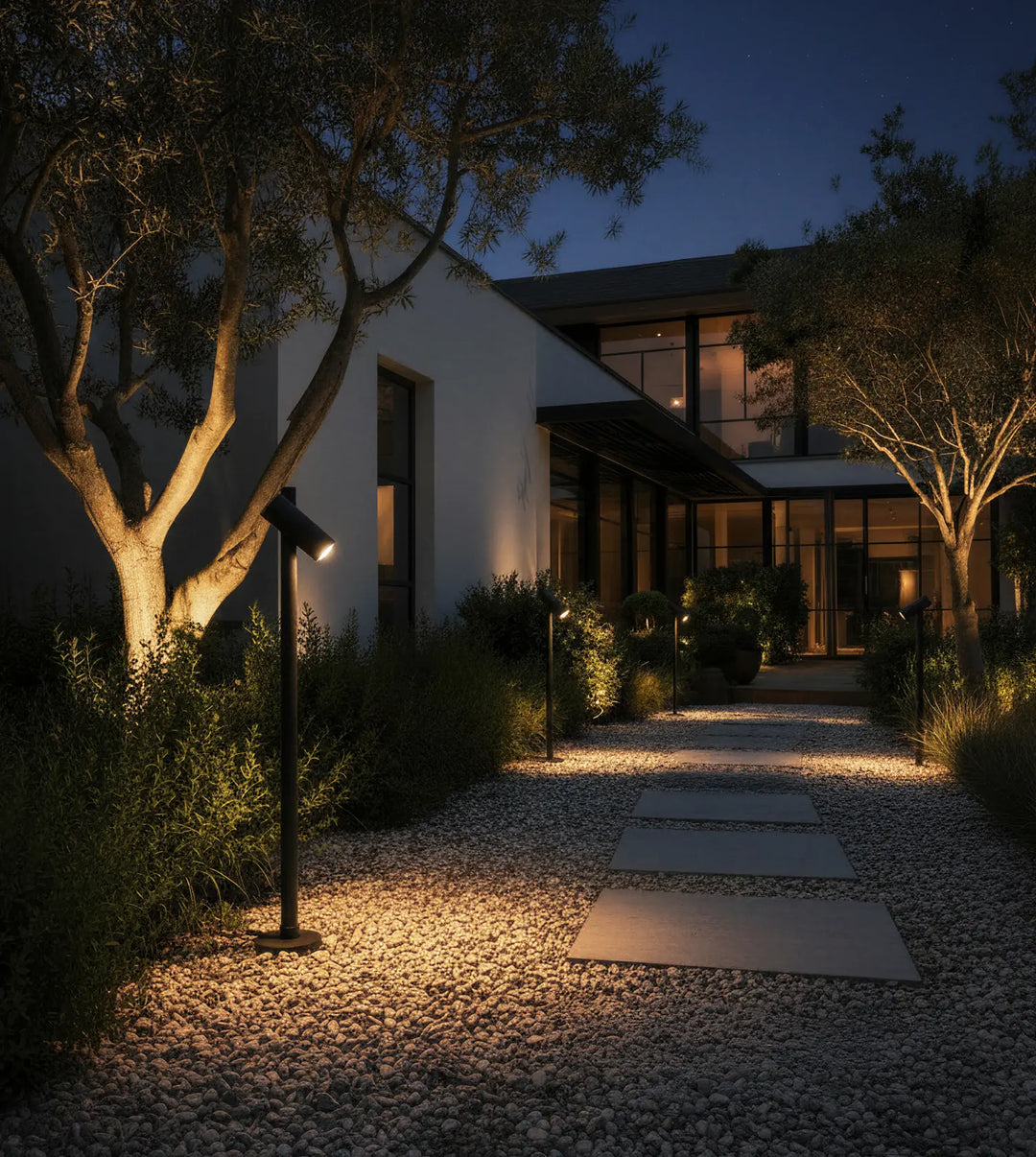 Loro Aluminium Black Outdoor Path Light – image 10