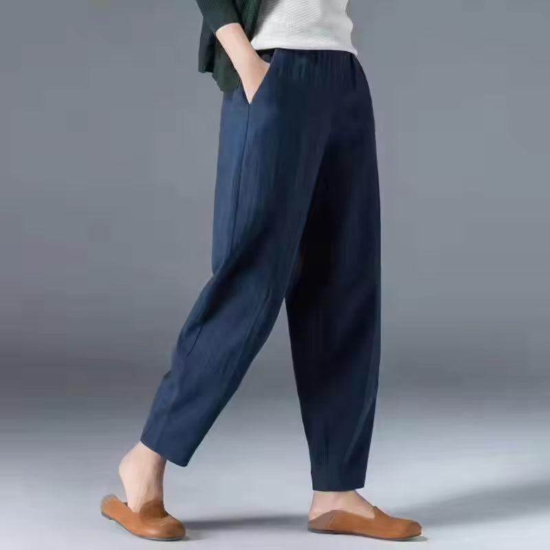 Women's Relaxed-Fit Tapered Everyday Trousers – image 6