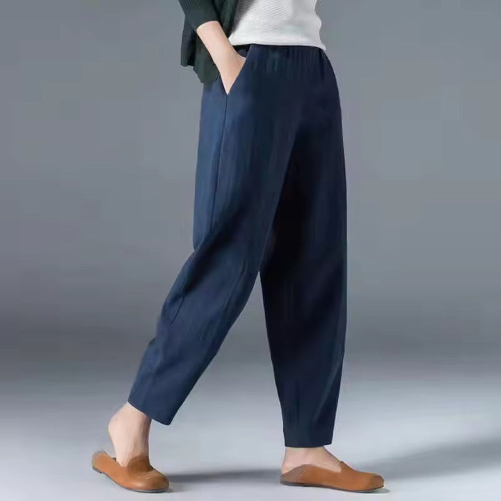 Women's Relaxed-Fit Tapered Everyday Trousers – image 6