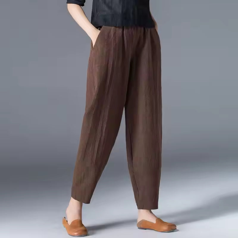 Women's Relaxed-Fit Tapered Everyday Trousers – image 2