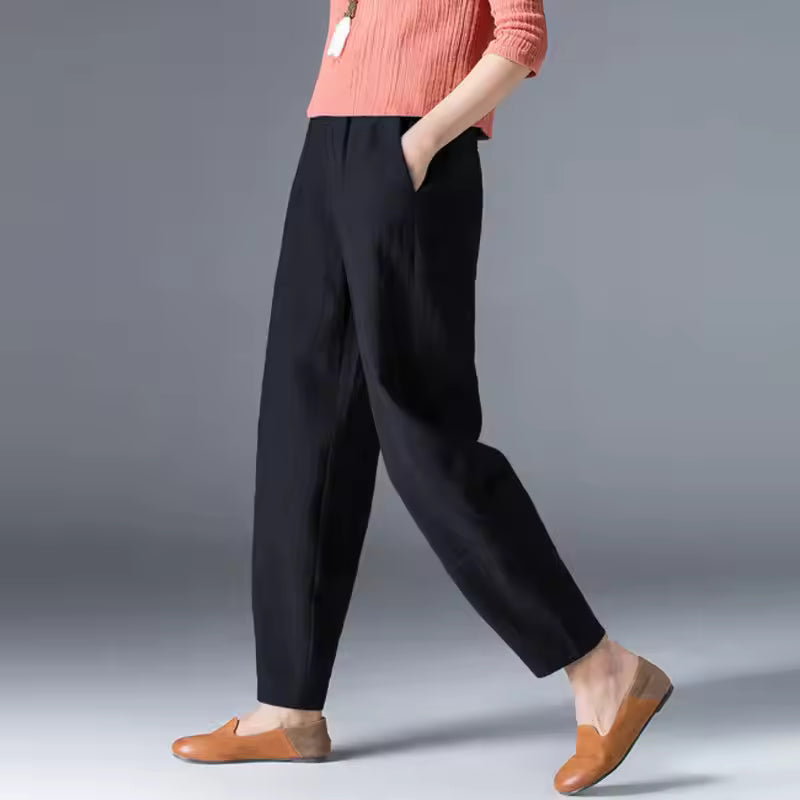 Women's Relaxed-Fit Tapered Everyday Trousers – image 9