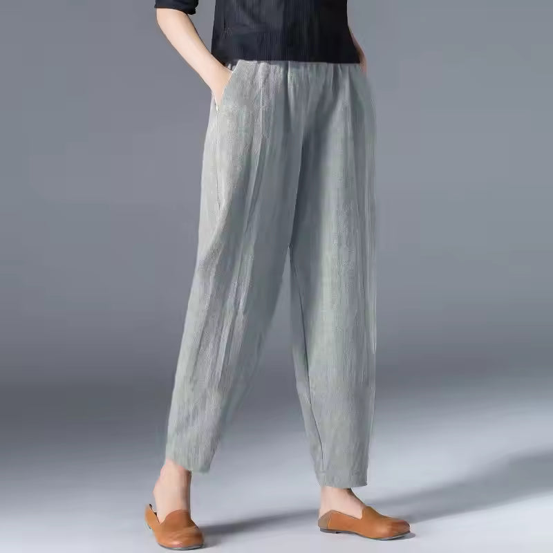 Women's Relaxed-Fit Tapered Everyday Trousers – image 11
