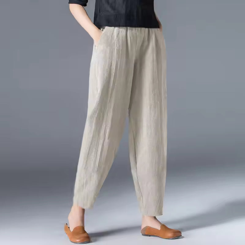 Women's Relaxed-Fit Tapered Everyday Trousers – image 1