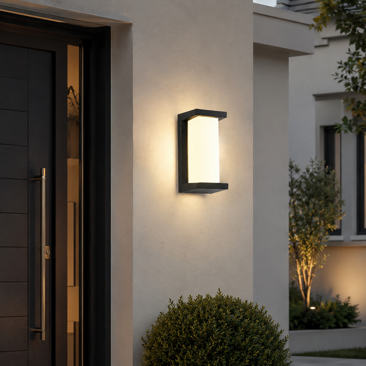 Outdoor Wall Light image 3