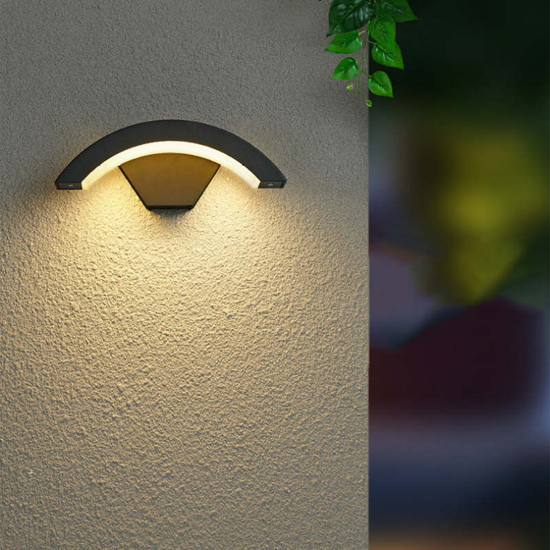 Arc outdoor wall light