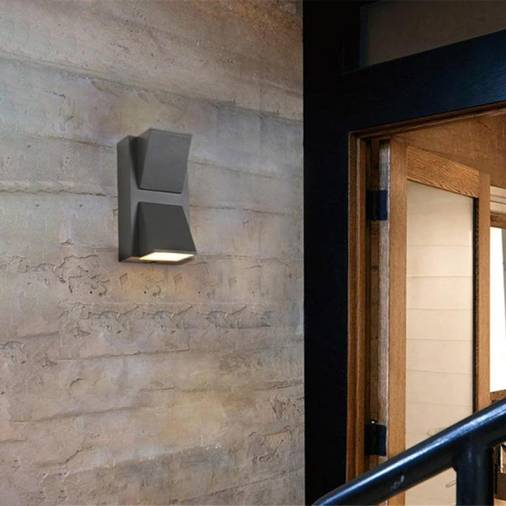 Black Metal LED Outdoor Wall Light