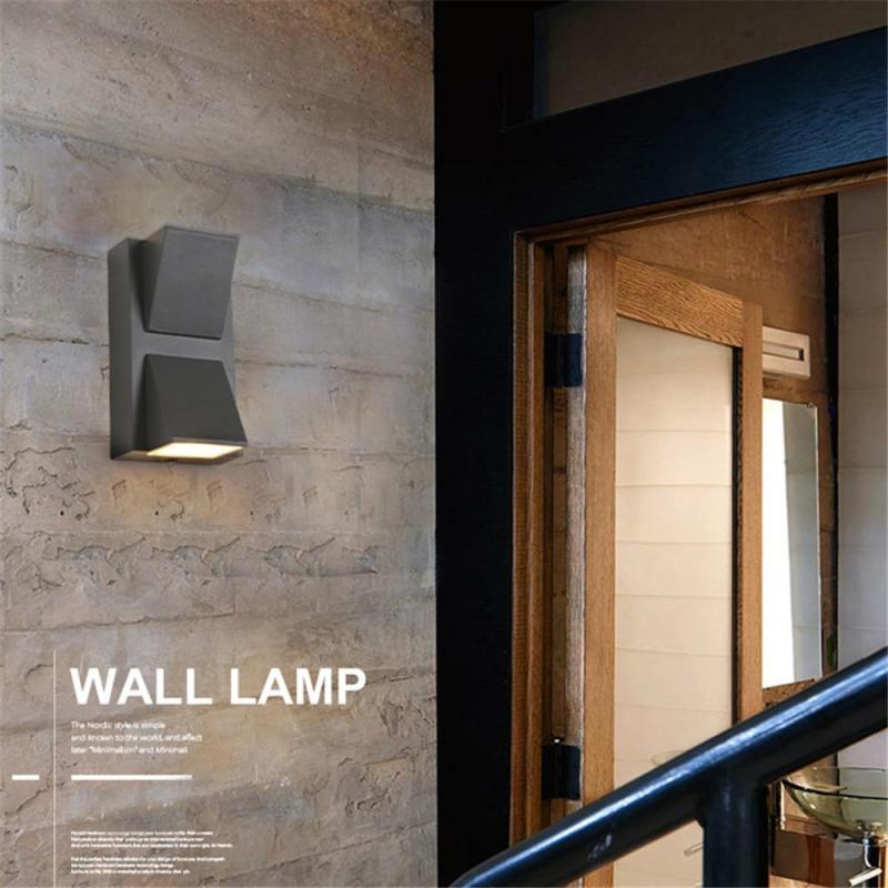 Black Metal LED Outdoor Wall Light