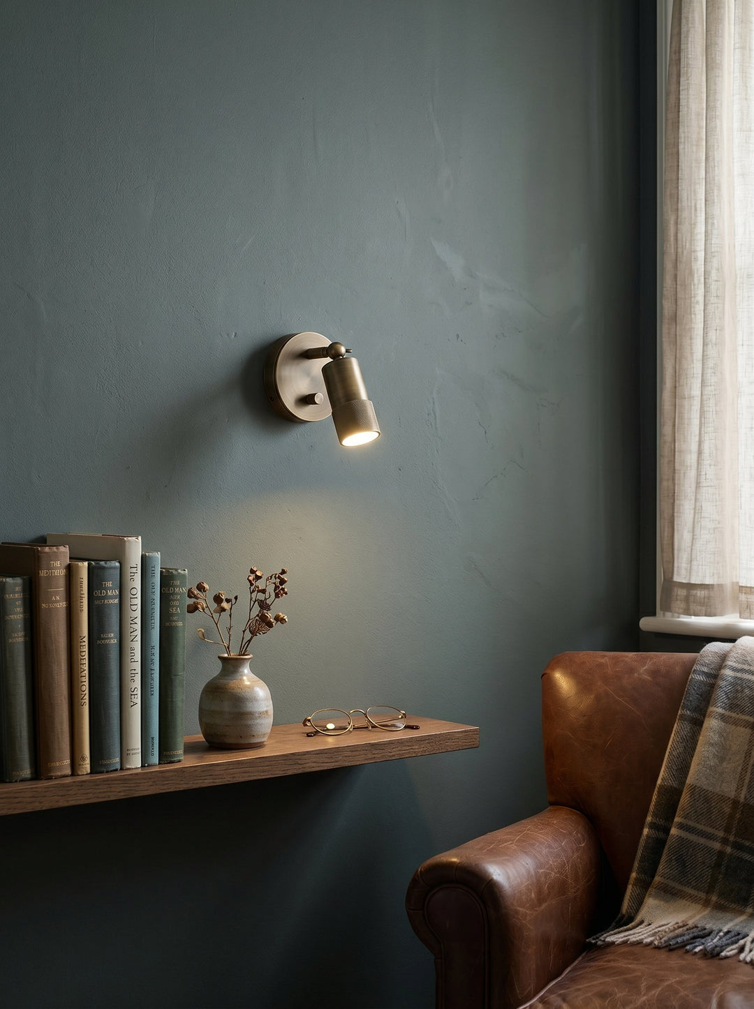 Compact Brass Wall Light
