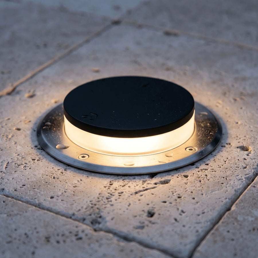 Solar Outdoor Lamp - Dimmable with Remote - Large