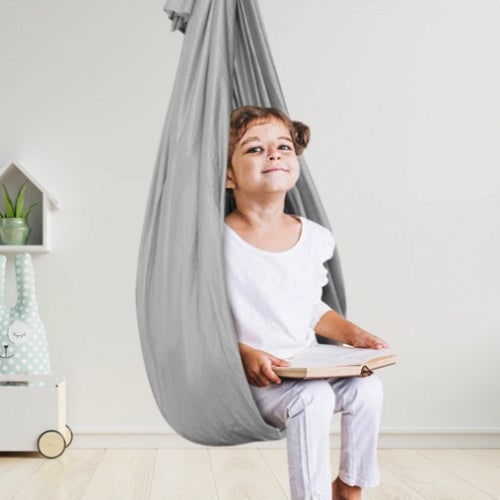 Kids' stretchy cocoon swing